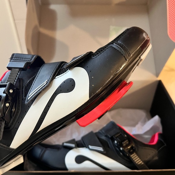 Peloton Bike+ Shoes, tools to adjust, decal,quick start guide, and user manual. - Picture 4 of 5